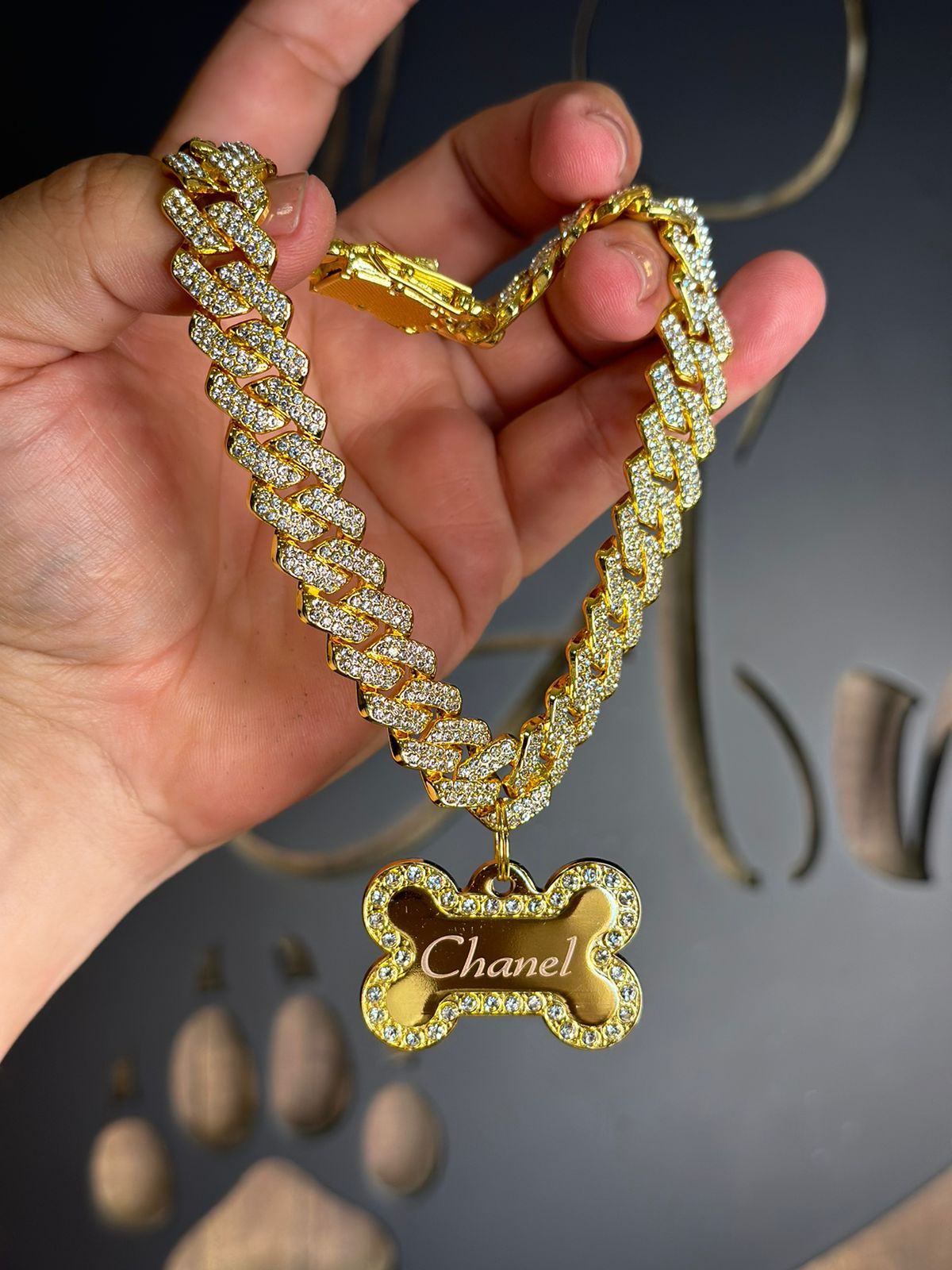 Cadena dorada diamantes