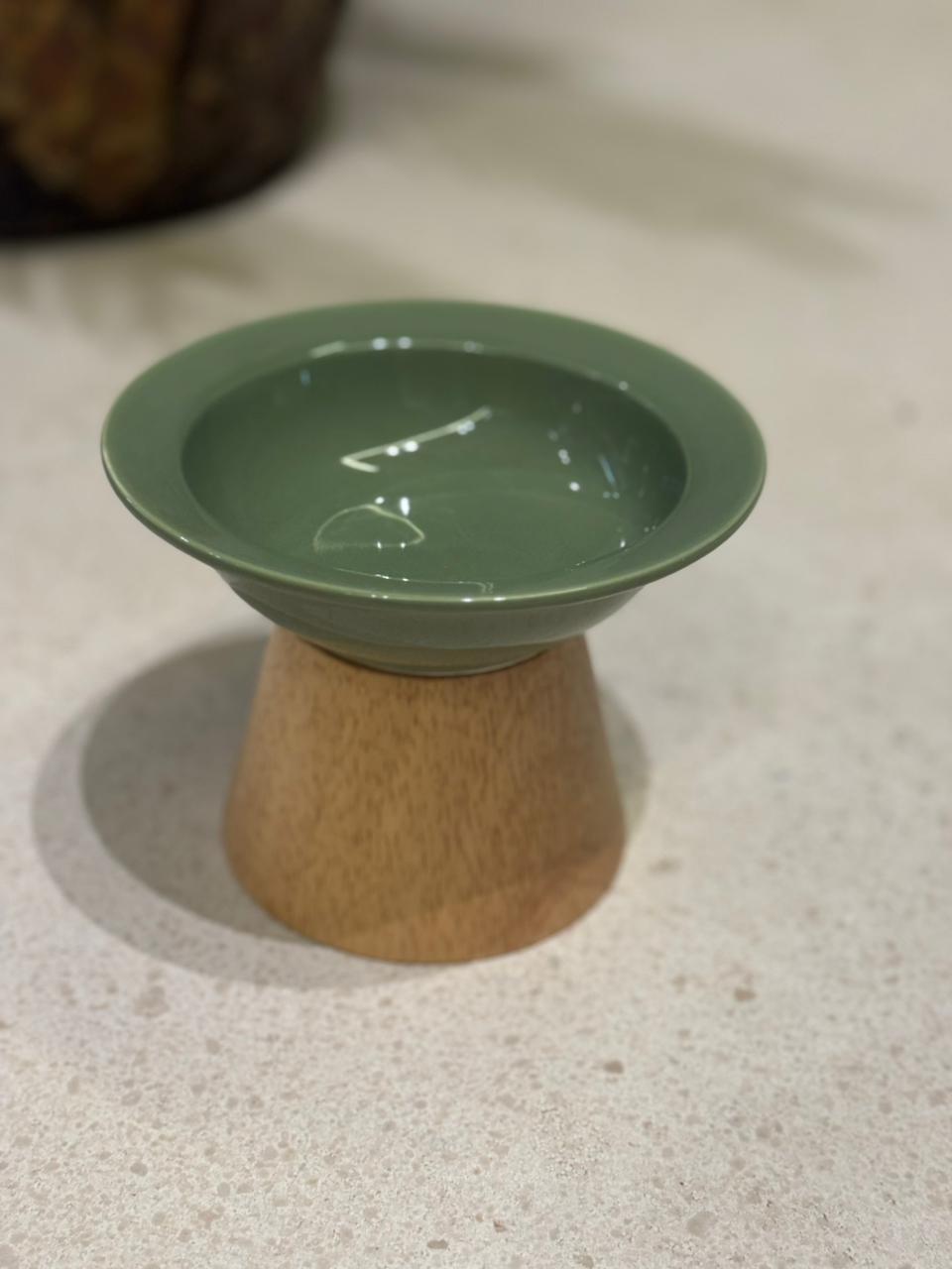 Comedero Alto con Base de Madera y Plato de Cerámica para Gatos y Razas Pequeñas | Pets Art