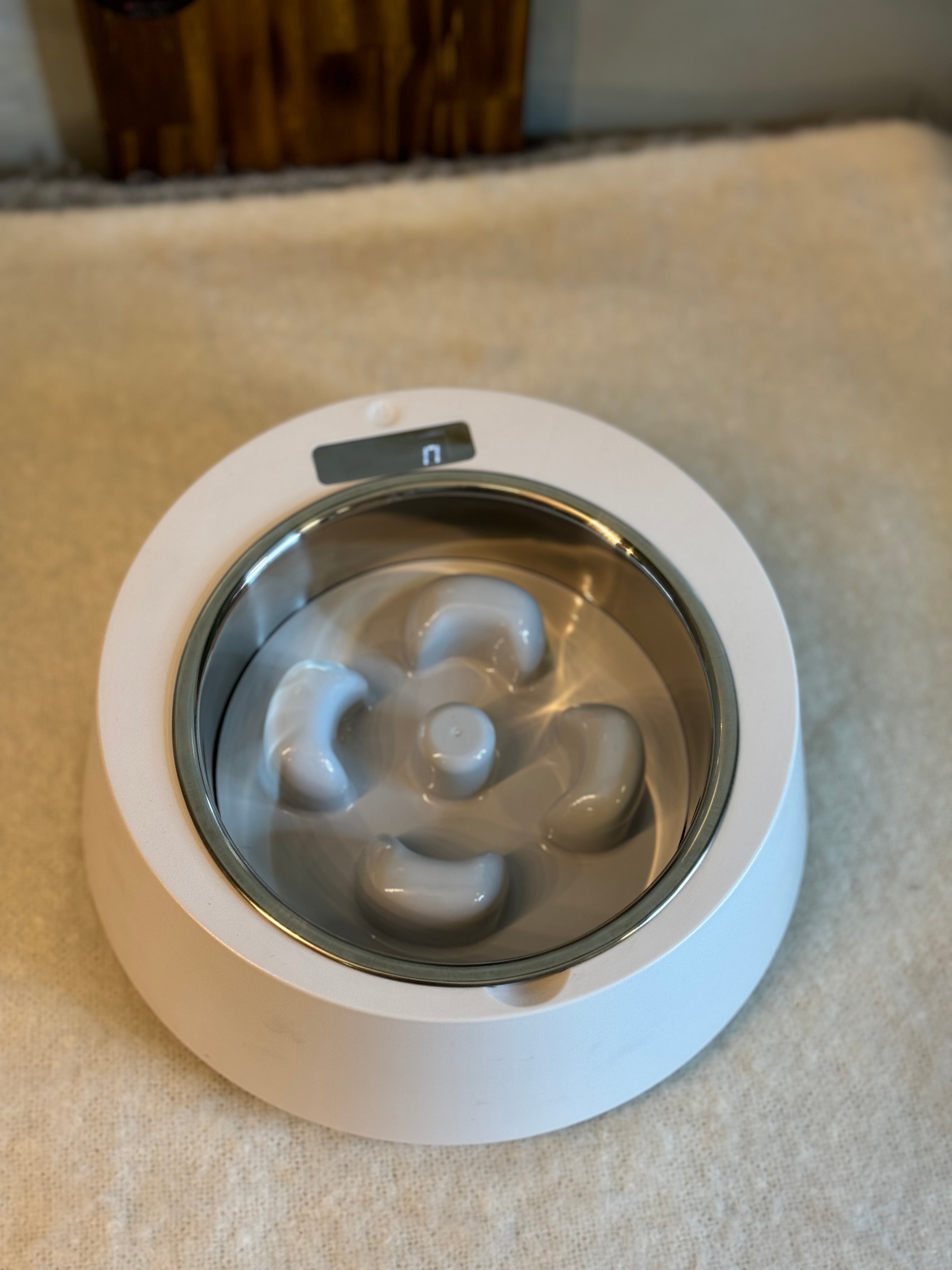 Comedero antirreflujo con Gramera