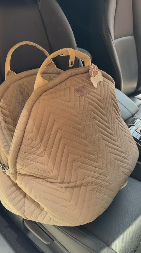 Cargar vídeo: Bolso Transportador Acolchado Premium para Perros y Gatos | Carrier Elegante de Lujo – Pets Art